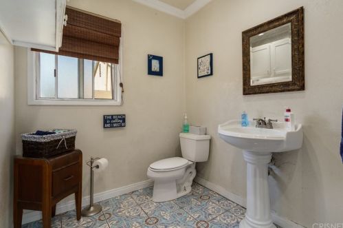 4507 Levelside Ave, Lakewood CA  90712-3651 exterior