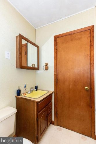 305 Ulricktown Rd, Littlestown PA  17340-9789 exterior