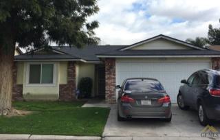 5820 Huntridge Ln, Bakersfield, CA 93313-4002