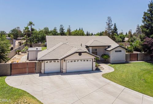10901 Melocoton Ct, Bakersfield, CA 93312-2890