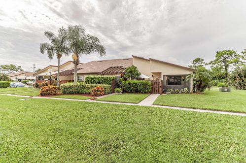 5101 Nesting Way, Delray Beach FL  33484-2761 exterior