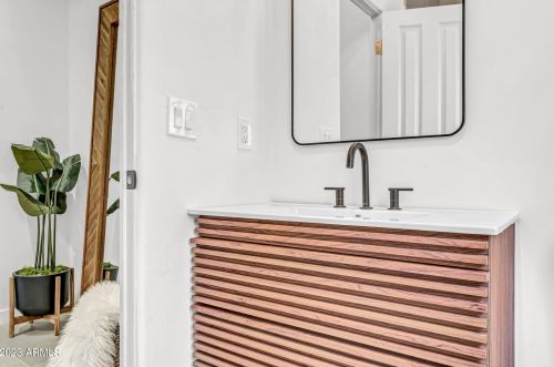 7627 22nd St, Phoenix AZ  85020-4706 exterior