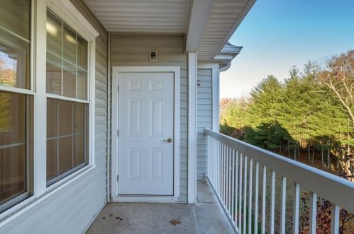 15 Morgan Dr, Natick MA 01760-4293 exterior