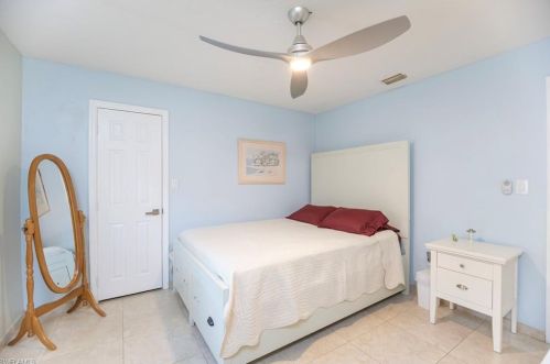 6100 Green Blvd, Naples FL  34116-4824 exterior