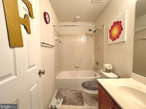 15614 John Diskin Cir, Woodbridge VA  22191-6538 exterior