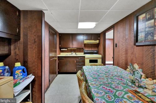 121 Charles Ave, Hanover PA 17331-3337 exterior