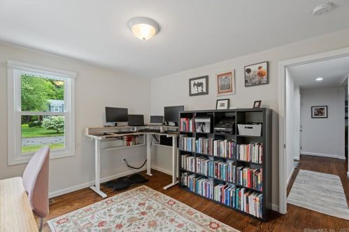 9 Lamplight Dr, Kensington CT  06037-1805 exterior