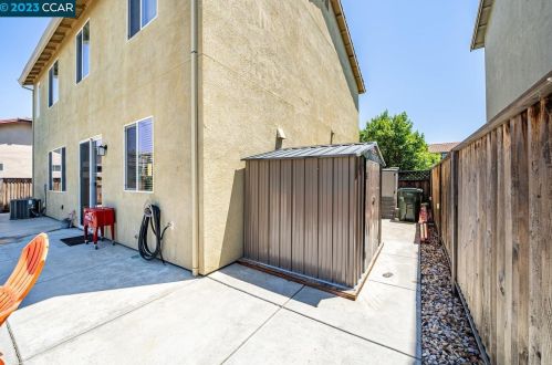 4086 Freesia Dr, Oakley CA  94561-1944 exterior