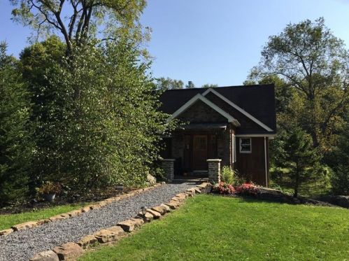 268 Jervis Rd, Grove City, PA 16127-3514