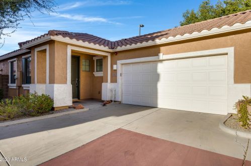 881 Porter St, Gilbert, AZ 85296-8380