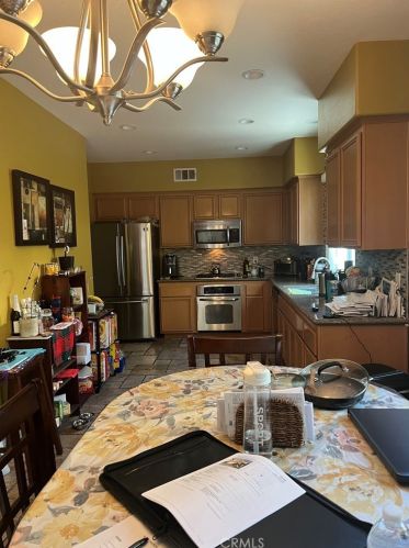 9076 Sylmar Ave, Van Nuys CA  91402-1912 exterior