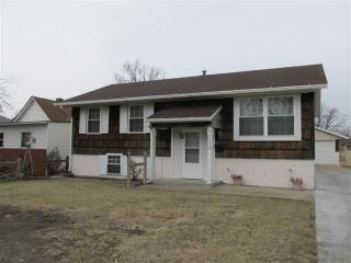 1219 Burlington Ave, Hastings, NE 68901-7245