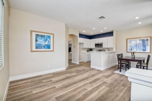 10980 Ivy Hill Dr, San Diego, CA 92131-3926