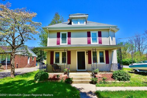 121 Main St, North Hanover, NJ 08562-2306