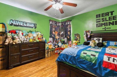 2543 Tiemann Ave, Bronx NY  10469-6111 exterior