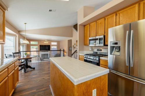 8686 White Peacock Way, Elk Grove CA  95624-3701 exterior