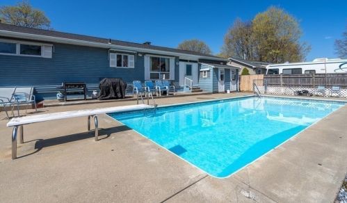 37 Donlyn Dr, Chicopee, MA 01013-2913