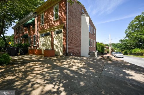 901 Shallcross Ave, Wilmington, DE 19806-3232