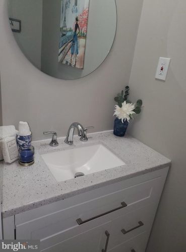 15 Holyoke Ln, Willingboro NJ  08046-1742 exterior