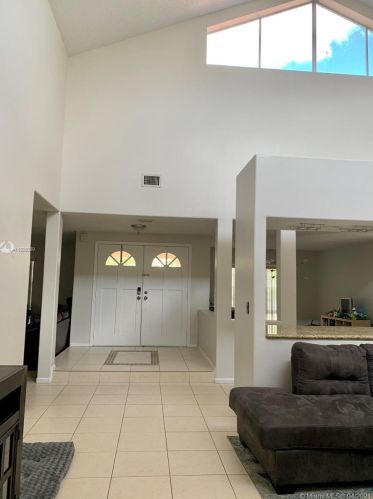 955 202nd Ter, Hollywood, FL 33029-3441