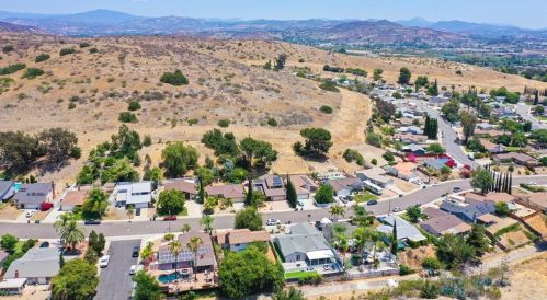 9941 Halberns Blvd, Santee CA  92071-1439 exterior