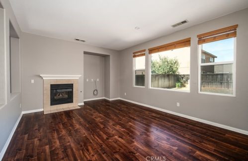 957 Queen Annes Ln, Beaumont CA  92223-7808 exterior