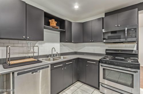 5630 30 Dr, Phoenix AZ 85017-4101 exterior