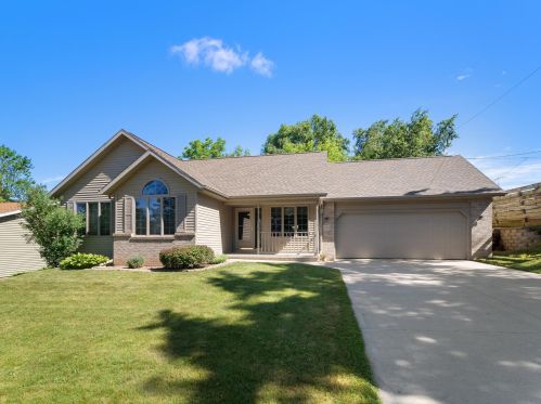 1220 Jackson St, Manitowoc, WI 54220-6551