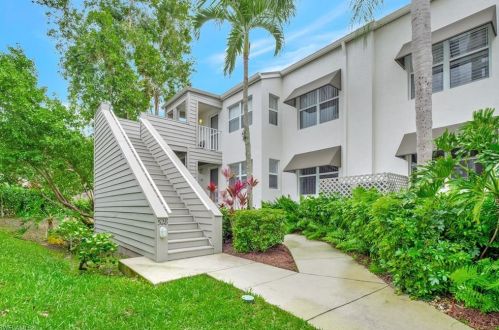 528 Club Side Dr, Naples, FL 34110-6019