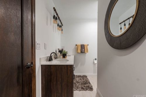 14639 Albers St, Van Nuys CA 91411-3713 exterior