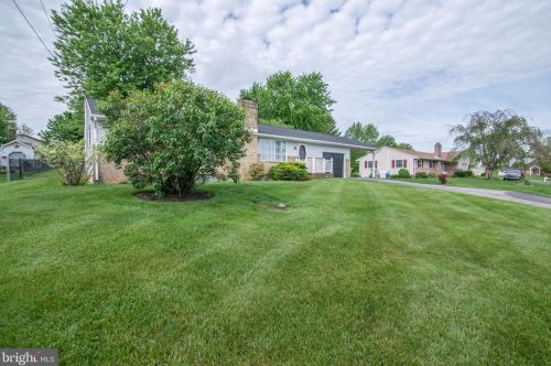50 Kirkland Dr, Red Lion, PA 17356-8206