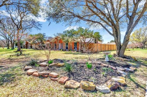 702 Carleton Dr, Richardson TX  75081-5905 exterior