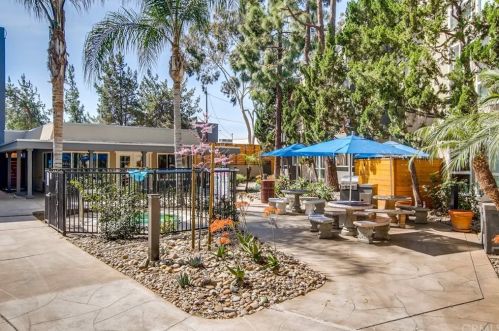 4860 Rolando Ct, San Diego CA 92115-2700 exterior