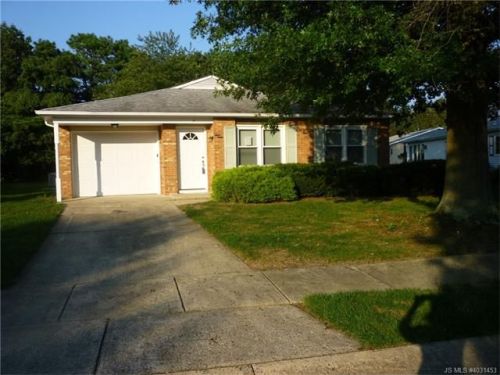 4 Carter Way, Bricktown, NJ 08723-7836