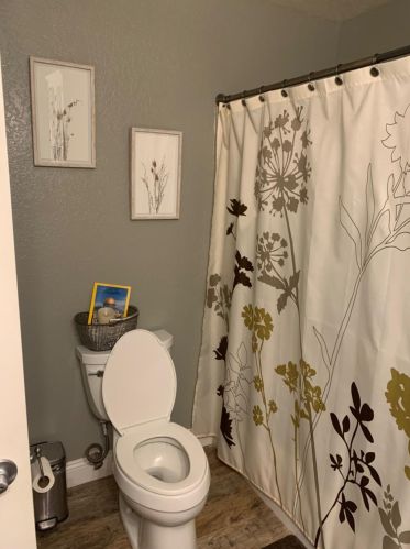 5509 Spring Creek Way, Elk Grove CA 95758-4726 exterior