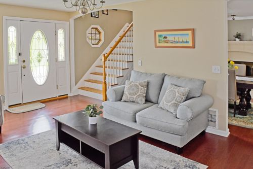 162 Highview Ter, Dover, NJ 07801-2034