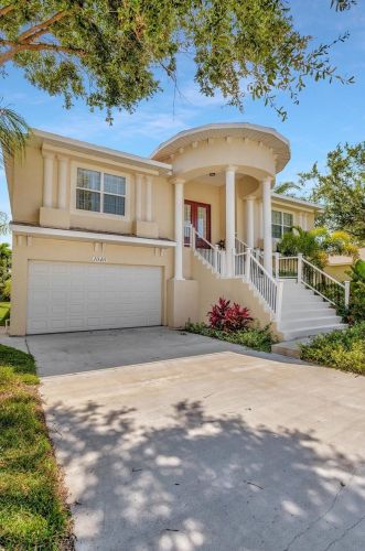 1040 Pointe Alexis Dr, Tarpon Springs FL  34689-7119 exterior