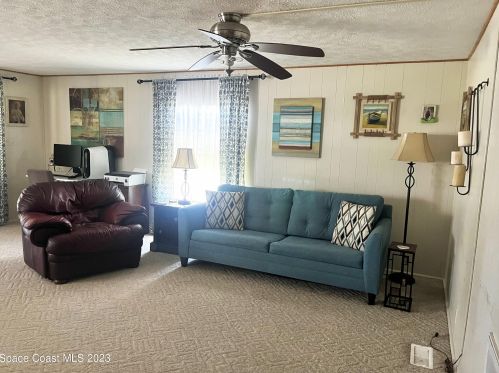 1063 Manila Dr, Sebastian, FL 32976-6703