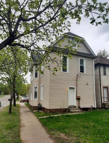 1199 Burr St, Saint Paul, MN 55130-3633