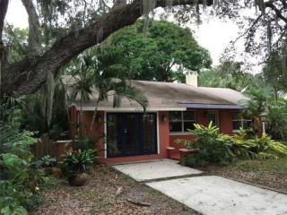 2509 Ixora Ave, Sarasota, FL 34234-7330