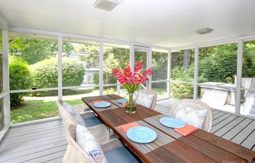 239 Rocks Rd, Norwalk CT  06851-1117 exterior