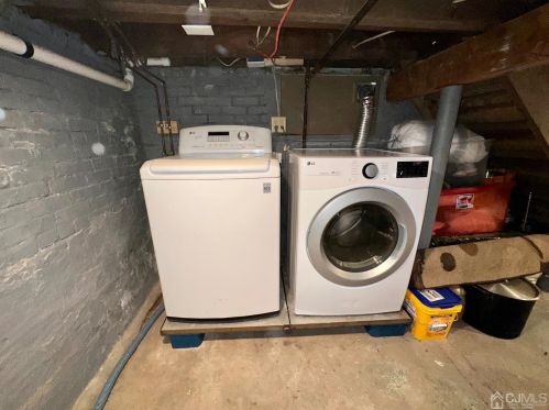 127 Fulton St, Woodbridge NJ  07095-2619 exterior