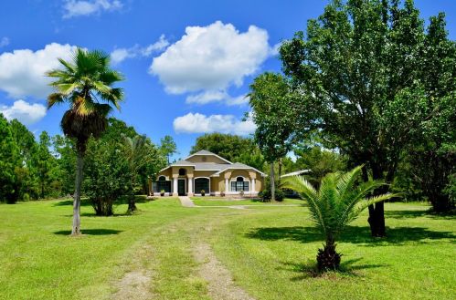 43880 Choctaw St, Deland, FL 32720-6435