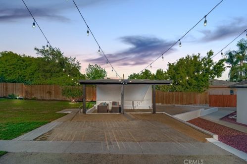 137 Altadena Dr, Altadena CA  91001-5104 exterior