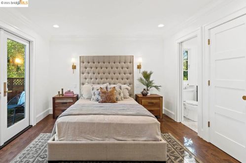 5828 Heron Dr, Oakland CA  94618-2628 exterior