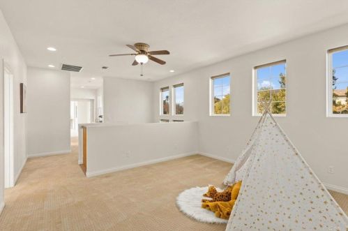 7507 Mona Ln, San Diego CA 92130-5621 exterior