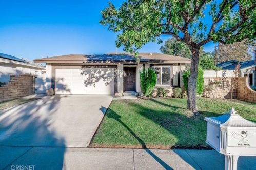 25814 Parada Dr, Santa Clarita, CA 91355-2418