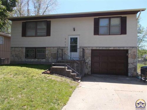 907 Quail Creek Rd, Emporia, KS 66801-4971