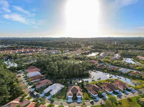 5893 Northridge Dr, Naples FL  34110-2376 exterior