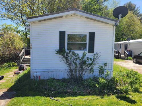 15 Winter St, Belmont, NH 03220-3145